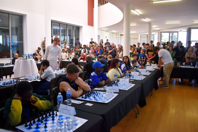 Helderberg Chess Club Shines at Freestyle Chess Grand Slam Showcase in Cape Town